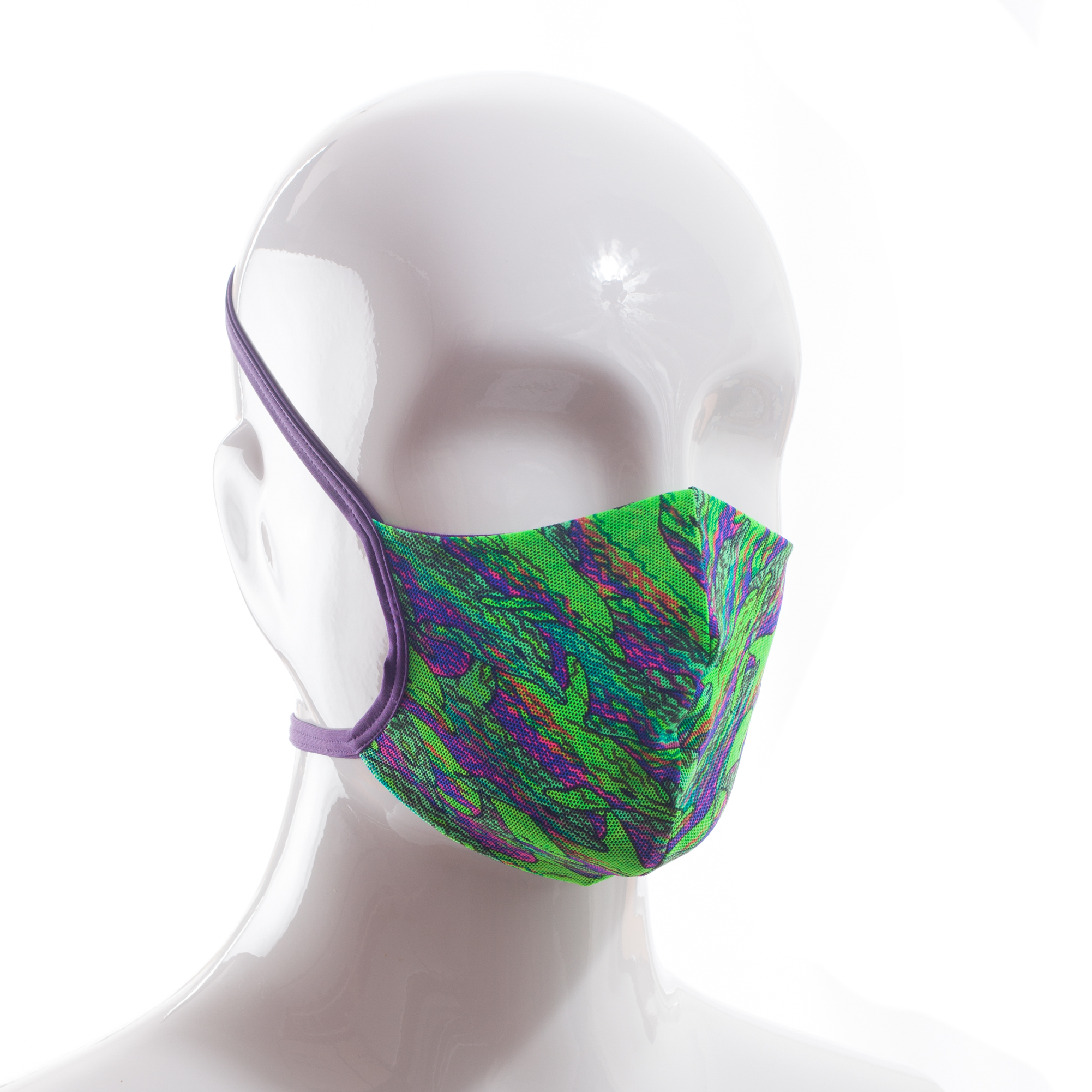 Die Baumwoll-Polyester Mund-Nasen Maske BWPM4 von der Wonneberger Manufaktur ist eine textile Behelfsmaske, kein zertifizierter Mundschutz.

Sie schützt nur bedingt vor Ansteckung. Ihr eigentlicher Zweck ist es, den Atem des Trägers zu filtern und dadurch seine Umgebung zu schützen.

Daher muss die…