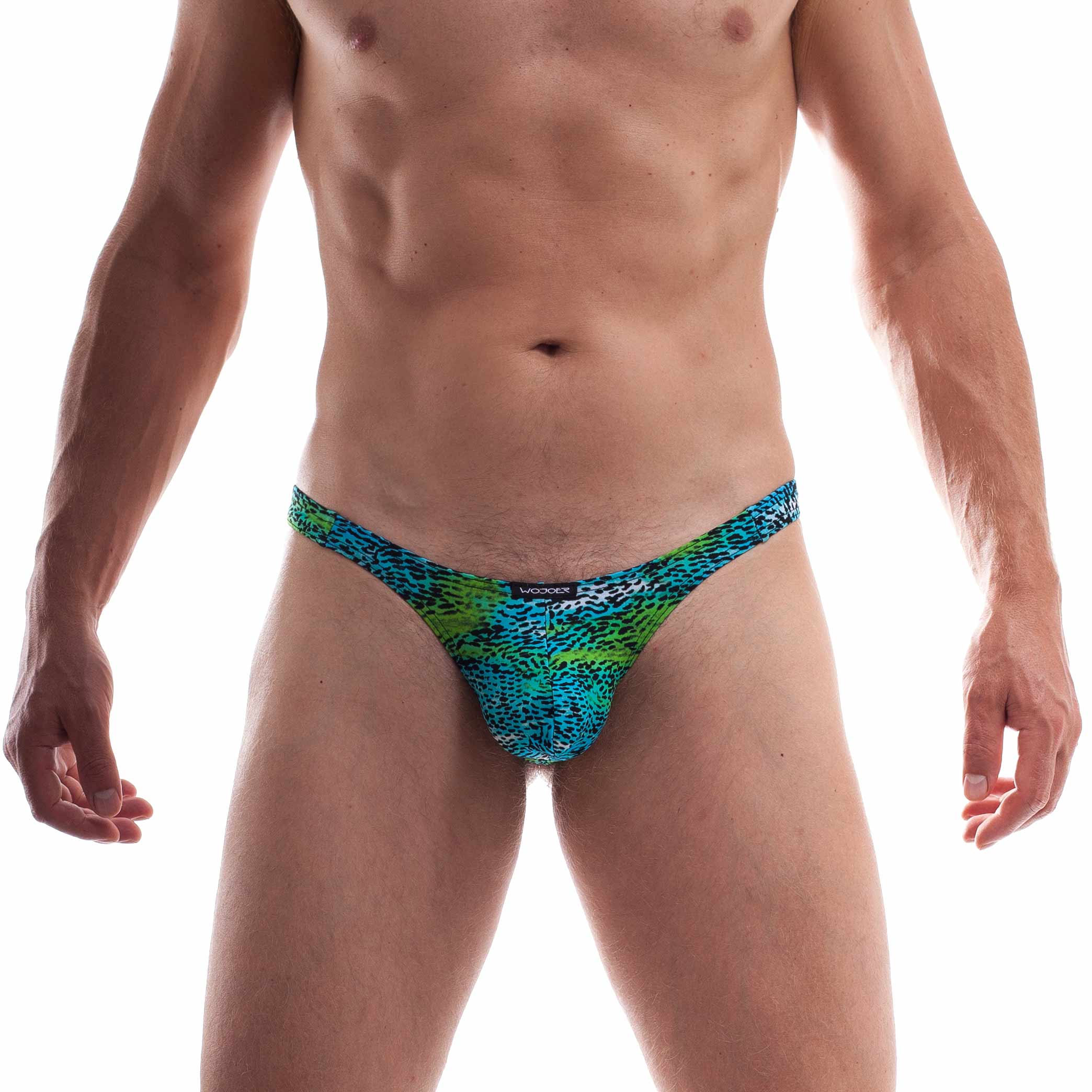 Diesen bunten Leoprint Mini Push String gibt’s nur in limitierter Auflage – ONLYFORME!
BADESTRING – sexy Männerstring, Mini Push String
Du willst einen knall engen, super knappen Bade Push String, maßgeschneidert für Deinen Adonis-Körper? Dann bist du bei WOJOER genau an der…