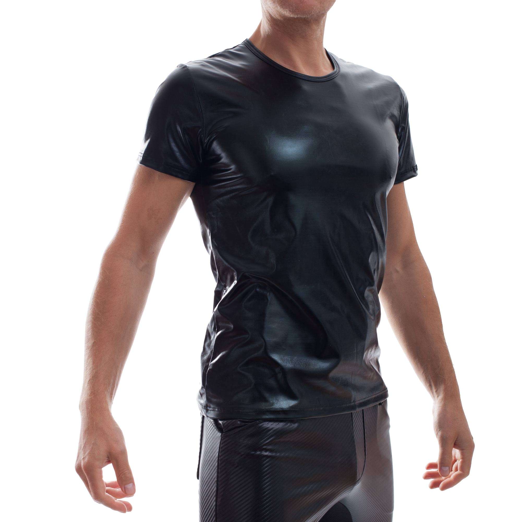 The black Wetlook T-shirt S049-T001 with its captivating green shimmer is available in a limited edition only – ONLYFORME!


Sizes
Available in sizes S, M, L and XL.


Material Composition
47% polyester | 4% elastane | 49% polyurethane


Special…